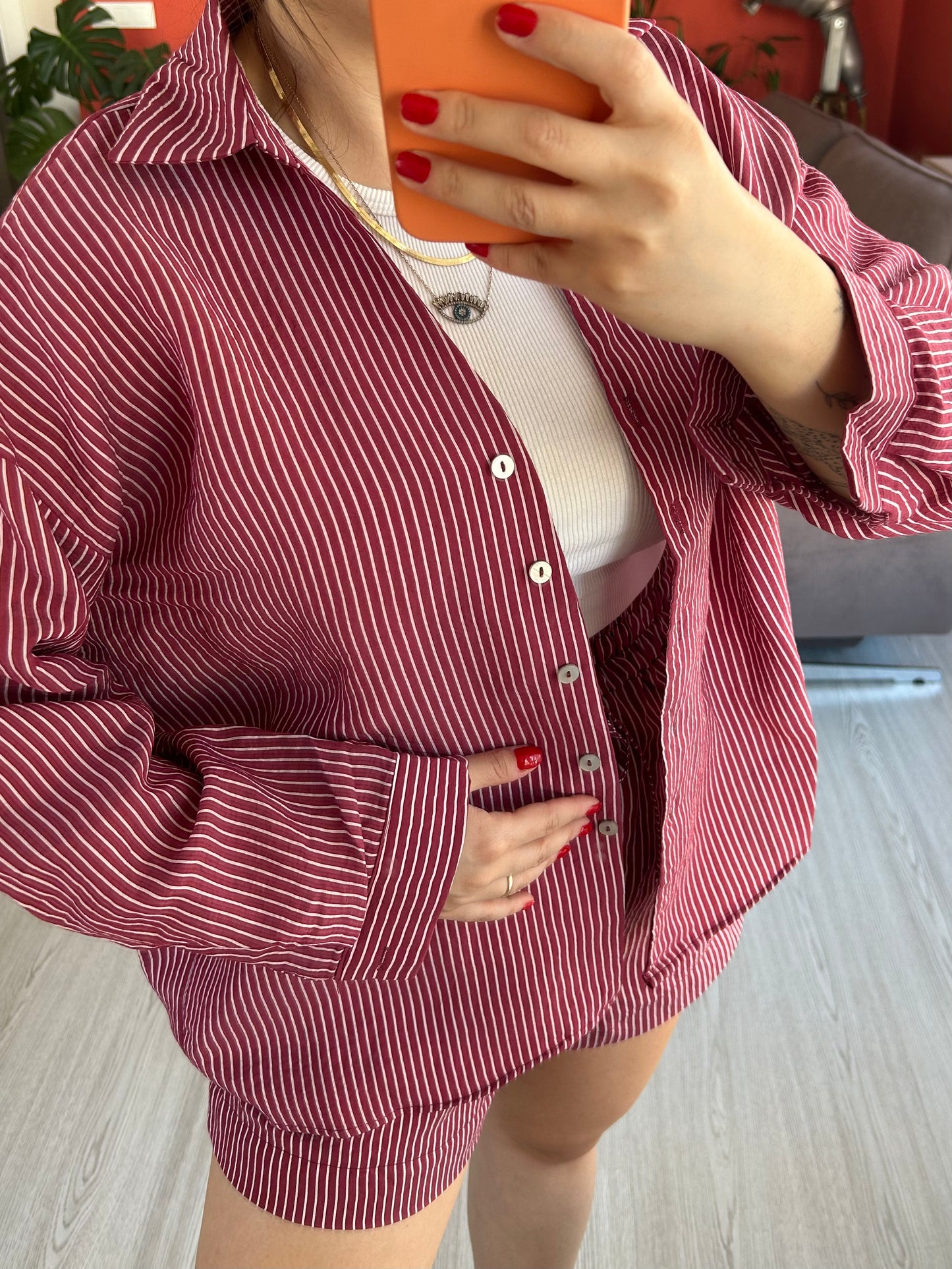 Tensel Şortlu Takım Kırmızı Çizgili – Modern ve Rahat Stil