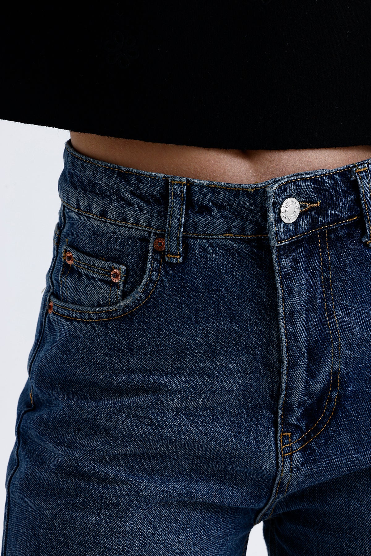 Kadın Düz Kesim Kot Pantolon – Straight Fit Rahat Denim Stil