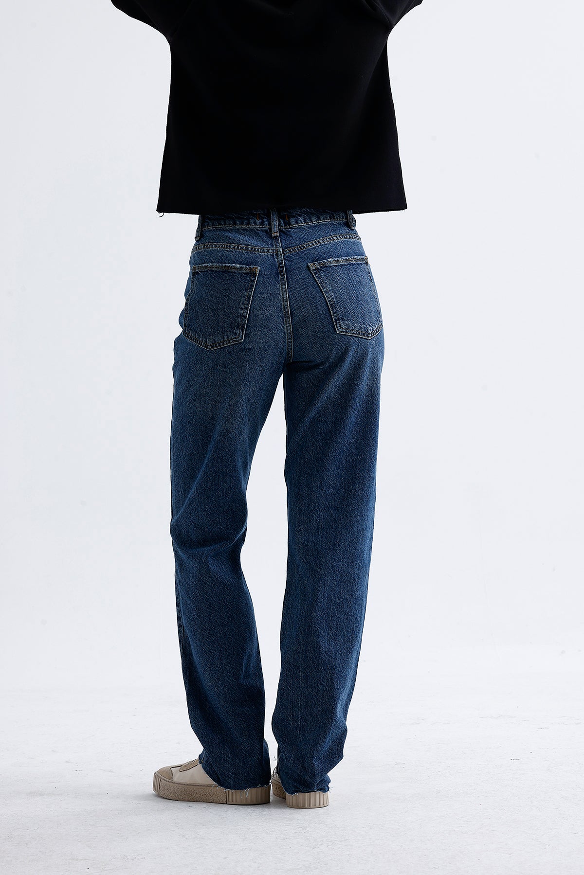Kadın Düz Kesim Kot Pantolon – Straight Fit Rahat Denim Stil