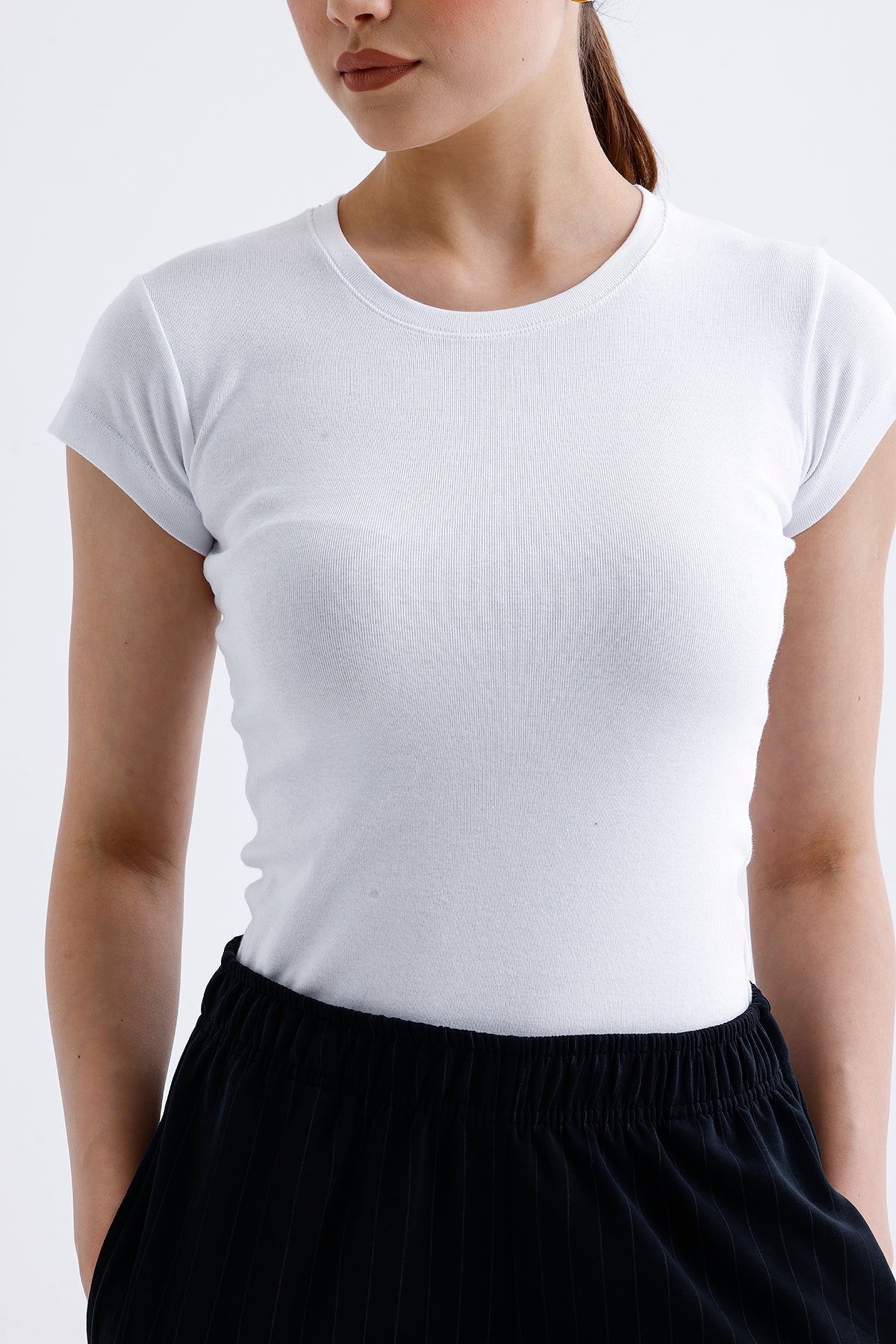 Kadın Fit Basic Tişört – Beyaz Renk Esnek Pamuklu Kumaş