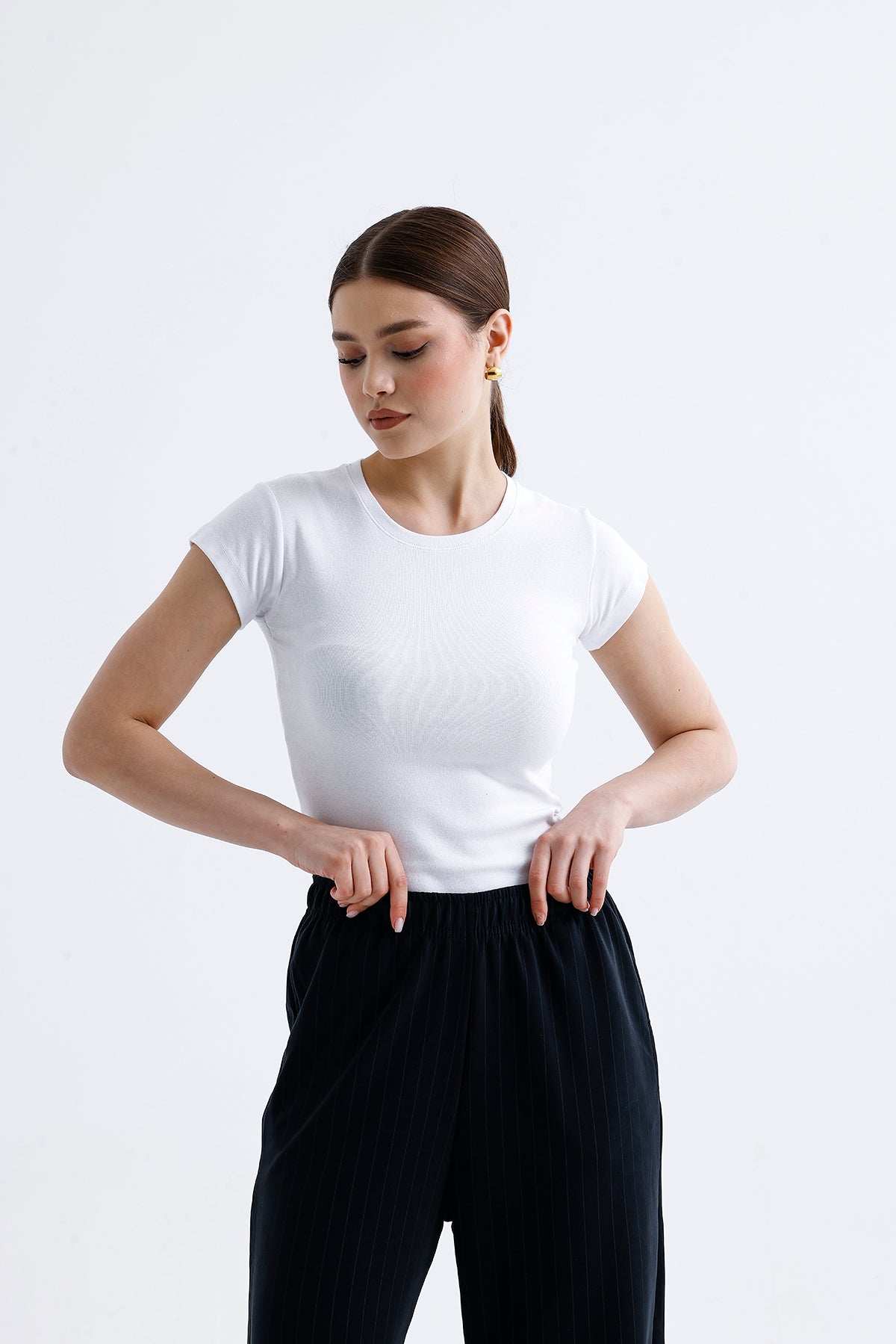 Kadın Fit Basic Tişört – Beyaz Renk Esnek Pamuklu Kumaş