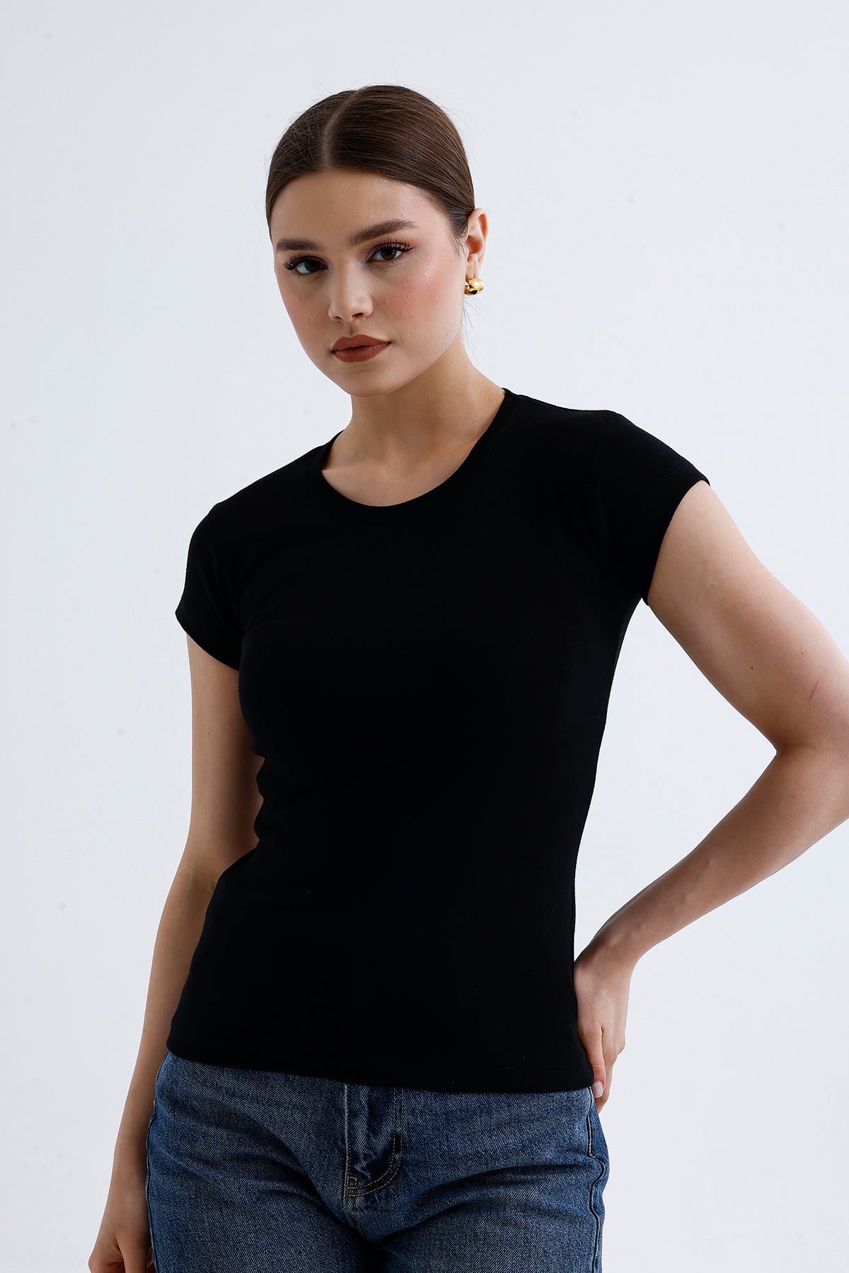 Kadın Fit Basic Tişört – Siyah Renk Esnek Pamuklu Kumaş