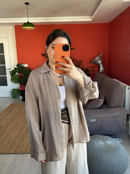 Kadın Gömlek – Bej Transparan Kumaş Rahat ve Klasik Stil