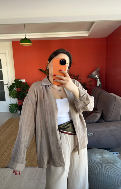 Kadın Gömlek – Bej Transparan Kumaş Rahat ve Klasik Stil