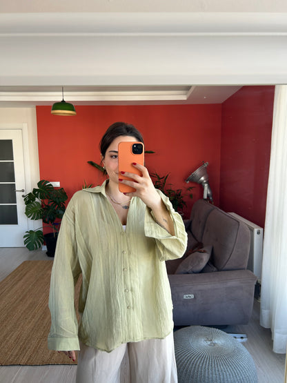 Kadın Gömlek – Yeşil Transparan Kumaş Rahat ve Klasik Stil