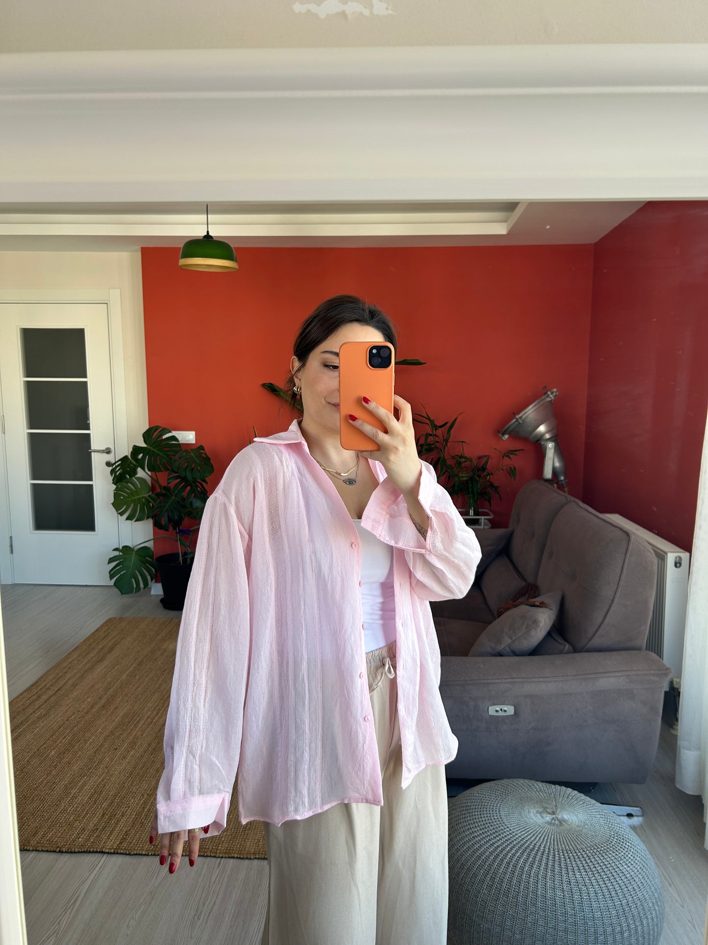 Kadın Gömlek – Pembe Transparan Kumaş Rahat ve Klasik Stil