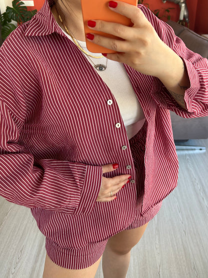 Tensel Şortlu Takım Kırmızı Çizgili – Modern ve Rahat Stil