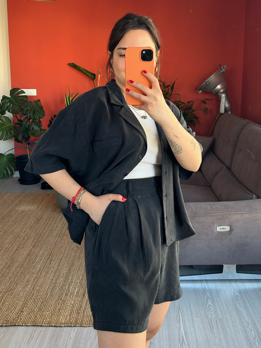 Tensel Şortlu Takım Antrasit – Modern ve Rahat Stil