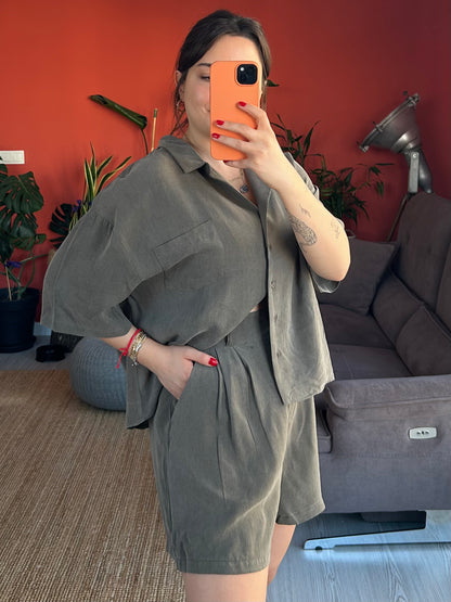 Tensel Şortlu Takım Haki – Modern ve Rahat Stil