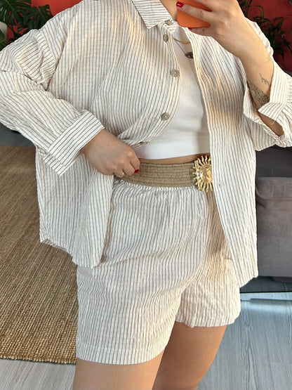 Kahverengi Çizgili Keten Takım – Kemerli Rahat Stil