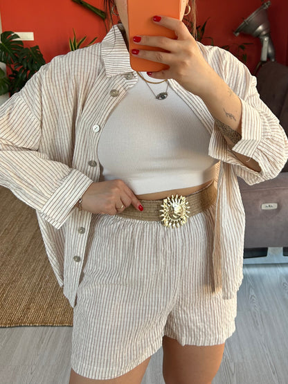 Kahverengi Çizgili Keten Takım – Kemerli Rahat Stil