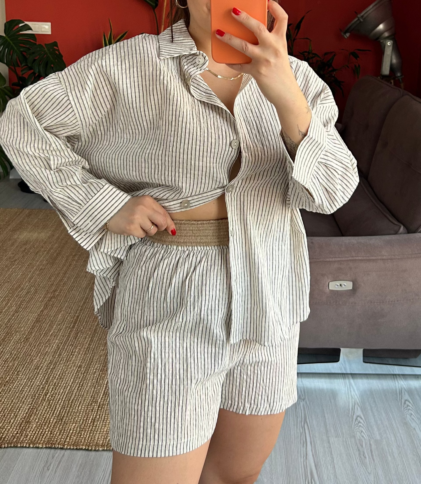 Siyah Çizgili Keten Takım – Kemerli Rahat Stil