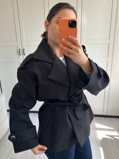 Siyah Kısa Trençkot