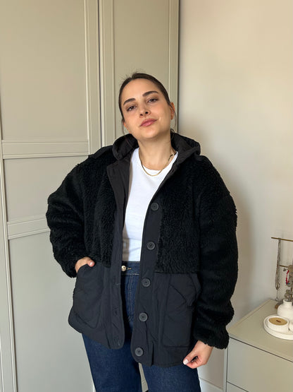 Siyah Kapitone Peluş Mont