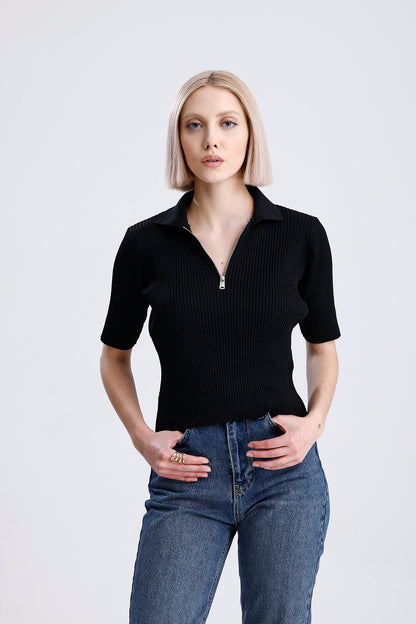 Kadın Triko Tişört – Siyah Fermuarlı Modern Günlük Üst