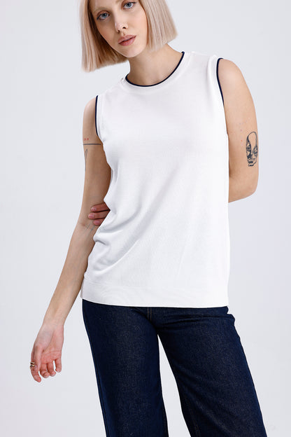 Kadın Kolsuz Triko Tişört – Beyaz Renk, Yazlık Şık Üst