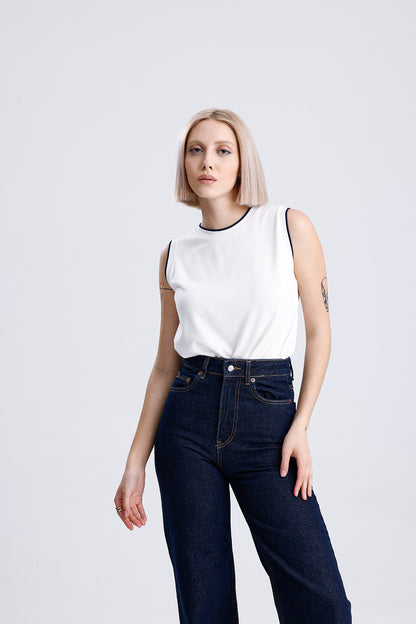 Kadın Kolsuz Triko Tişört – Beyaz Renk, Yazlık Şık Üst