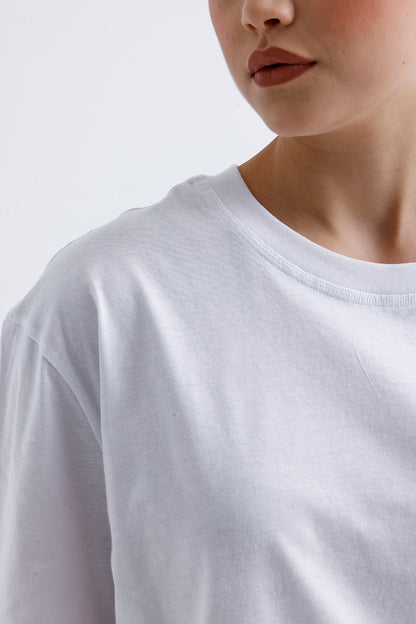 Kadın Oversize Tişört – Beyaz Pamuklu Esnek Kumaş Rahat Stil