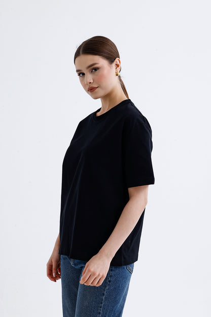 Kadın Oversize Tişört – Siyah Pamuklu Esnek Kumaş Rahat Stil