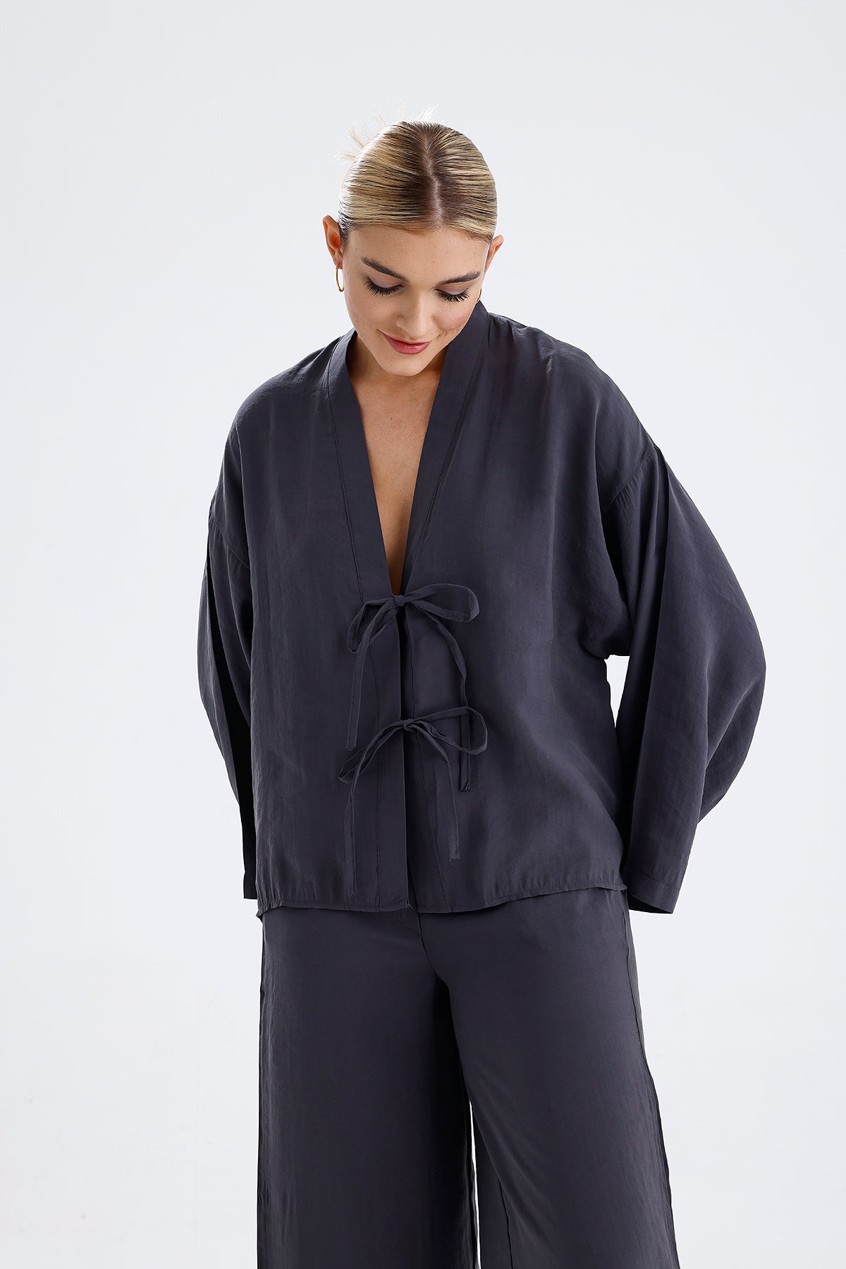 Kadın Modal Kimono Takım – Antrasit Renk Dökümlü İkili Set