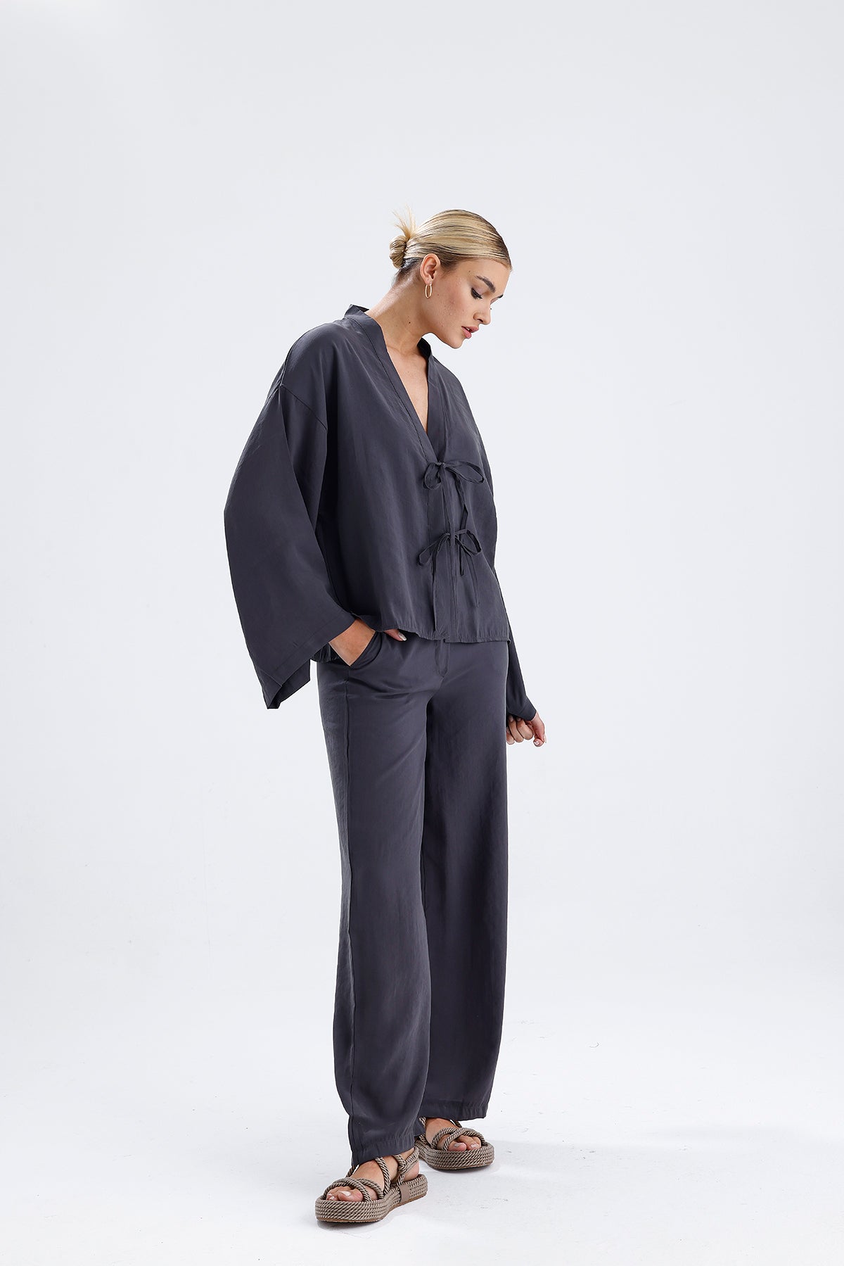 Kadın Modal Kimono Takım – Antrasit Renk Dökümlü İkili Set