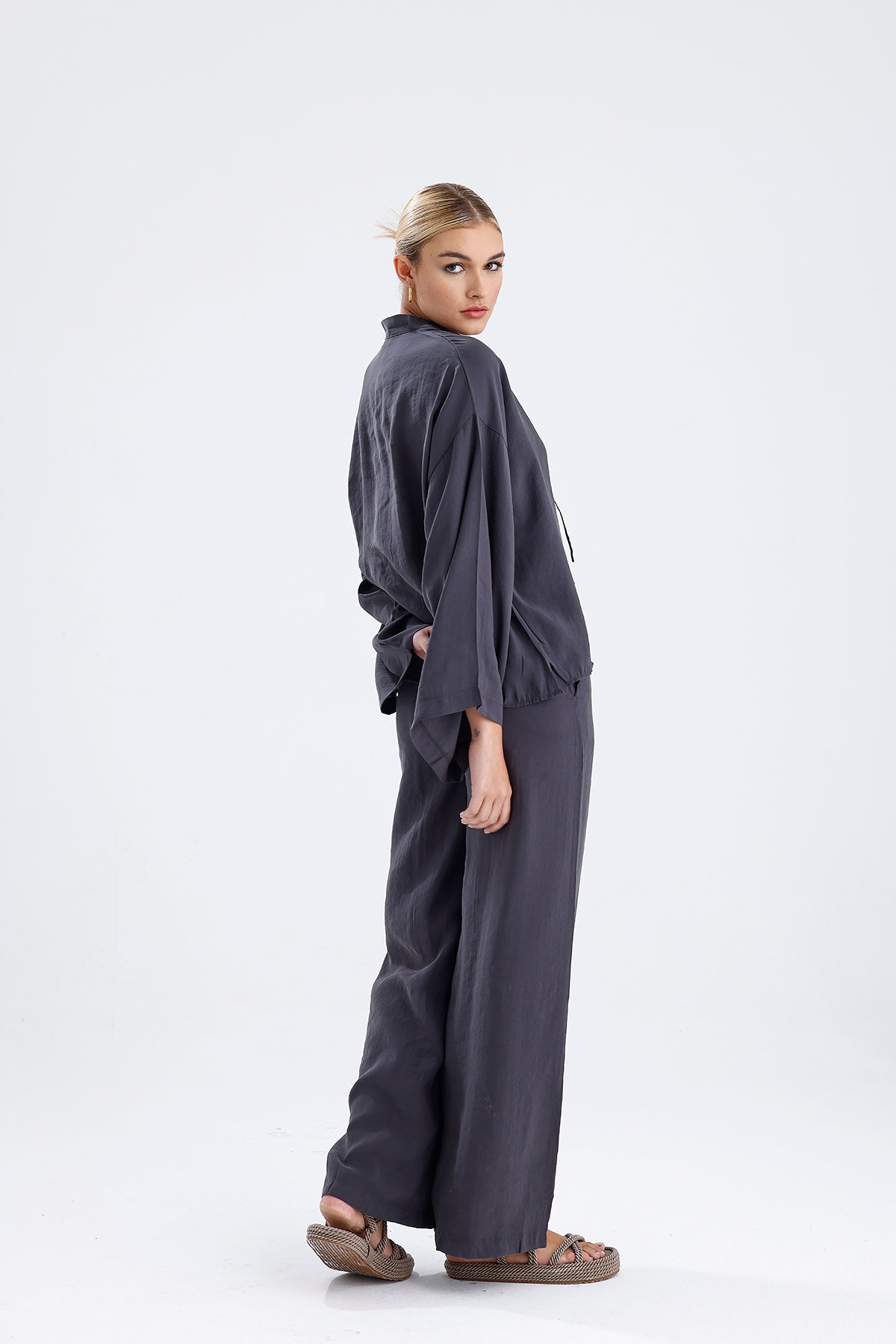 Kadın Modal Kimono Takım – Antrasit Renk Dökümlü İkili Set