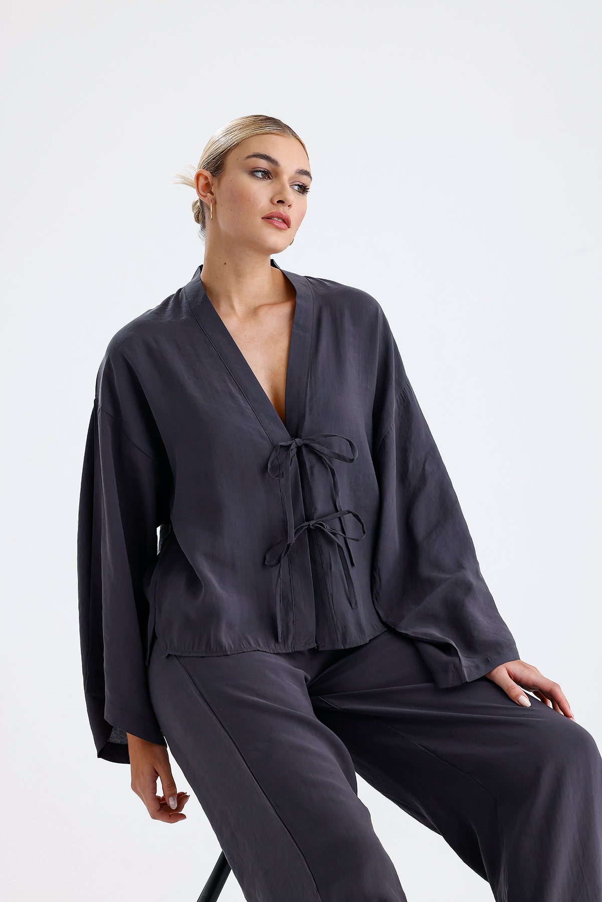 Kadın Modal Kimono Takım – Antrasit Renk Dökümlü İkili Set