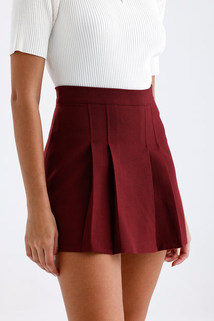 Kadın Pileli Etek – Bordo Renk Pile Detaylı Modern Kesim