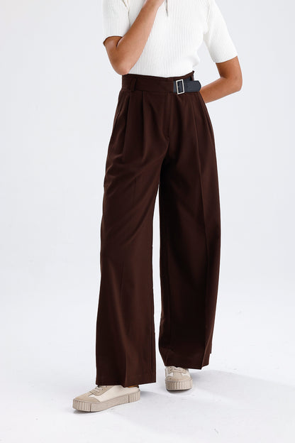 Kadın Kumaş Pantolon – Kahverengi Kemer Detaylı Modern Kesim