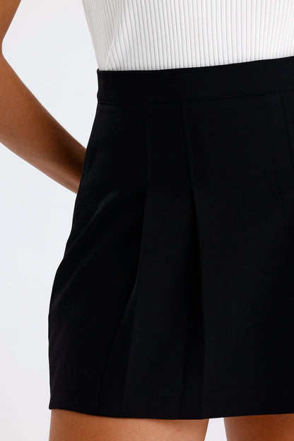 Kadın Pileli Etek – Siyah Pile Detaylı Modern Kesim