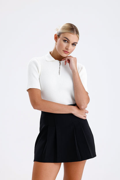 Kadın Pileli Etek – Siyah Pile Detaylı Modern Kesim